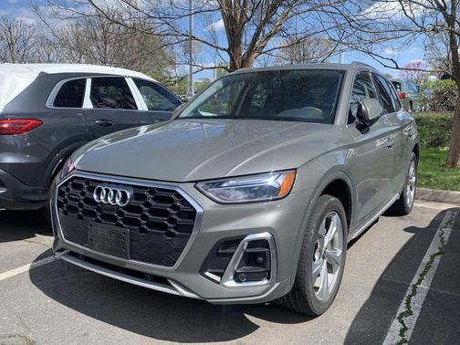 Chronos Gray Metallic 2023 Audi Q5 45 S line Premium Plus