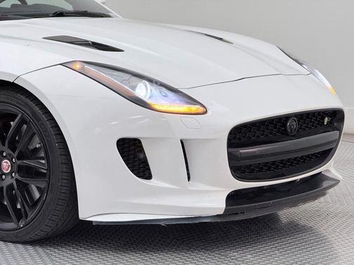 2016 Jaguar F-TYPE R
