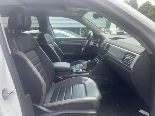 2023 Volkswagen Atlas 3.6L SEL Premium