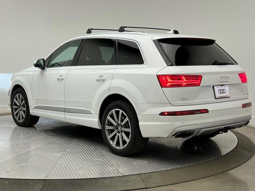 2019 Audi Q7 45 Premium Plus