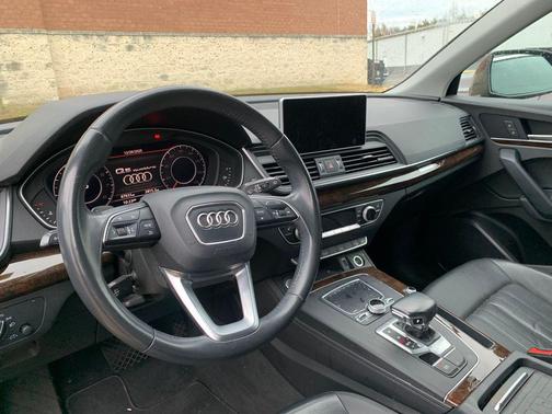 2020 Audi Q5 45 Premium Plus