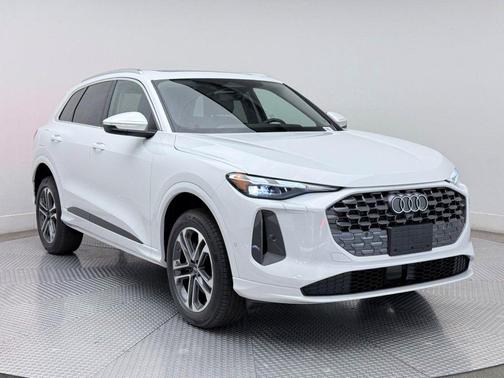 2025 Audi Q5 Premium TFSI quattro S tronic