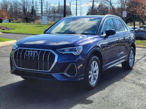 Navarra Blue Metallic 2023 Audi Q3 45 S line Premium Plus