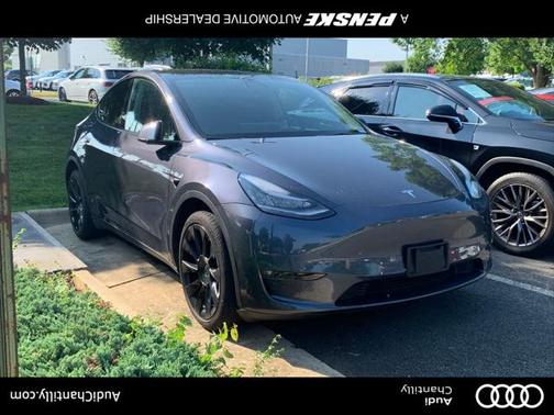 2022 Tesla Model Y Long Range Dual Motor All-Wheel Drive