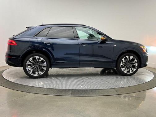 2025 Audi Q8 55 Premium Plus