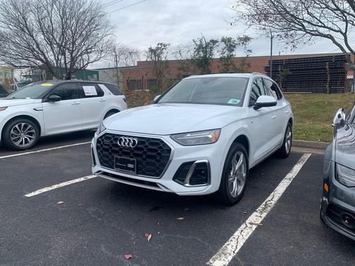 2023 Audi Q5 45 S line Premium Plus
