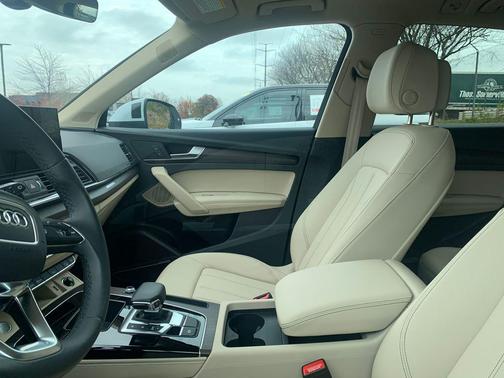 2023 Audi Q5 45 S line Premium Plus
