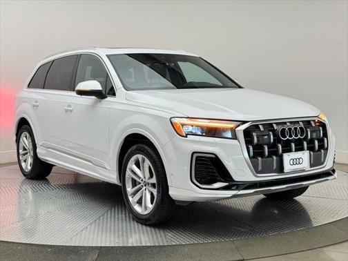 2025 Audi Q7 55 Premium