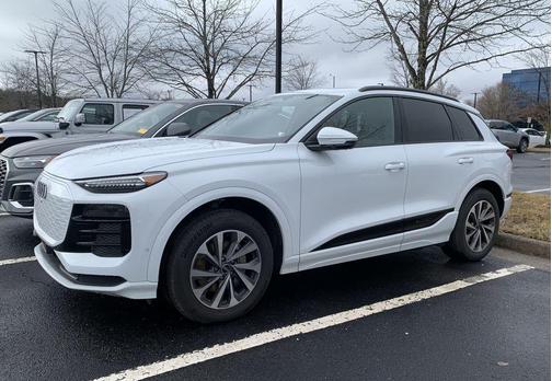 2025 Audi Q6 e-tron Premium Plus quattro