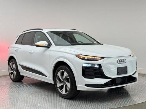 2025 Audi Q6 e-tron Premium Plus quattro