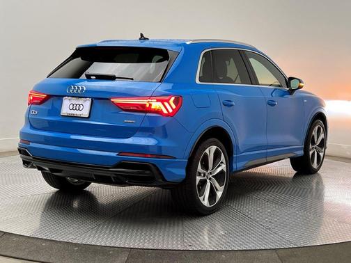 2020 Audi Q3 45 S line Prestige