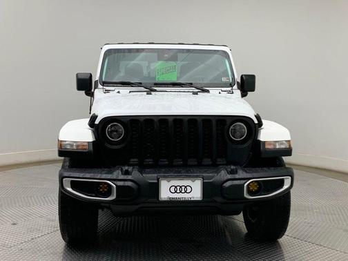 Photo 2 of 43 of 2020 Jeep Gladiator Overland