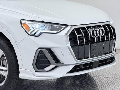2023 Audi Q3 Premium 45 TFSI S line quattro Tiptronic