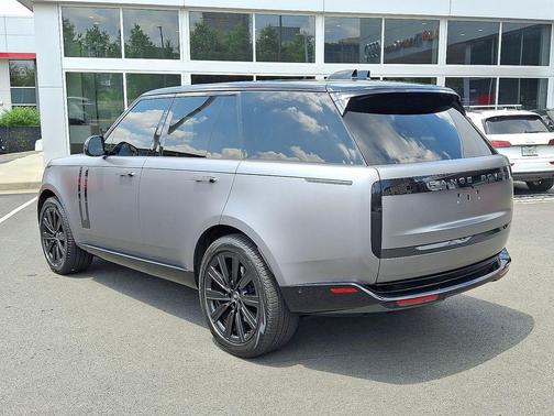 2023 Land Rover Range Rover P530 SE