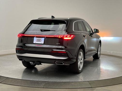 2025 Audi Q5 Premium Plus