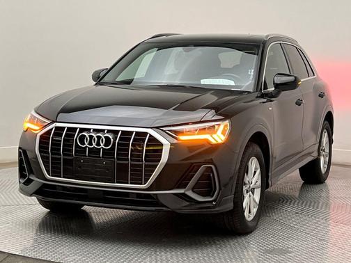 2022 Audi Q3 45 S line Premium Plus
