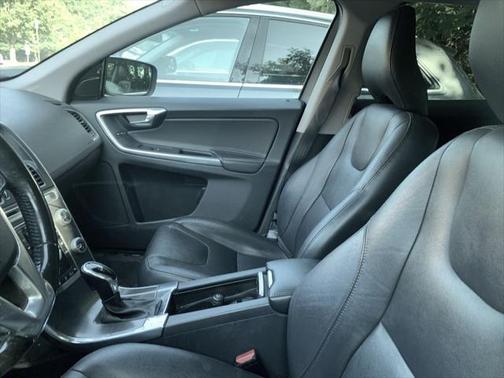 2016 Volvo XC60 T5 Platinum