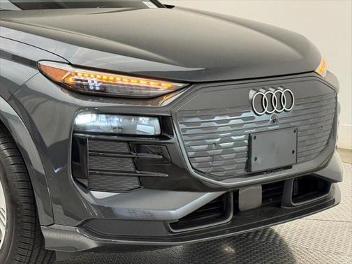 2025 Audi Q6 e-tron Premium Plus quattro