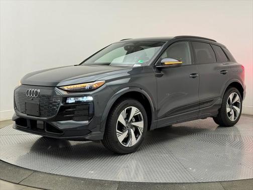 2025 Audi Q6 e-tron Premium Plus quattro