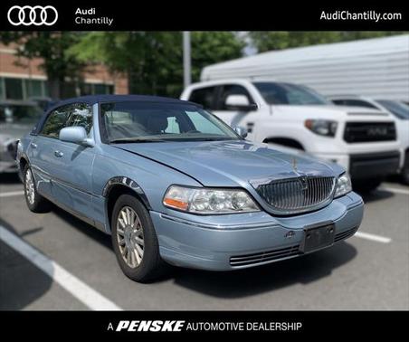 2005 Lincoln Town Car Signature