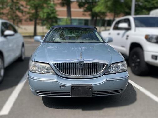 2005 Lincoln Town Car Signature