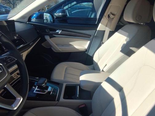2022 Audi Q5 45 S line Premium Plus