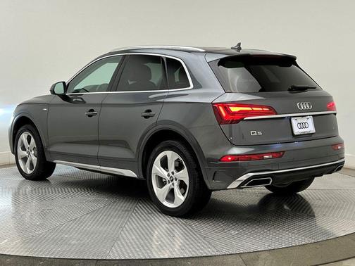 2022 Audi Q5 45 S line Premium Plus