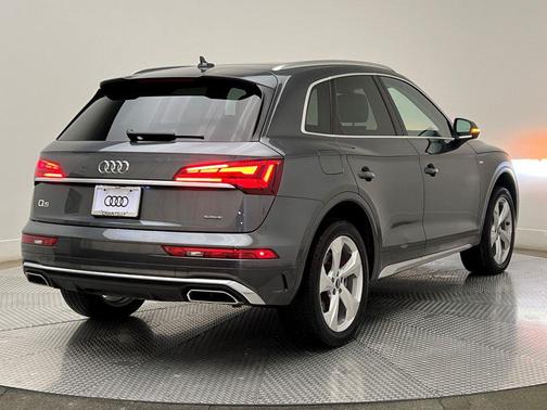 2022 Audi Q5 45 S line Premium Plus