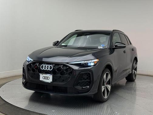 Tambora Gray Metallic 2026 Audi SQ5 3.0T Premium Plus