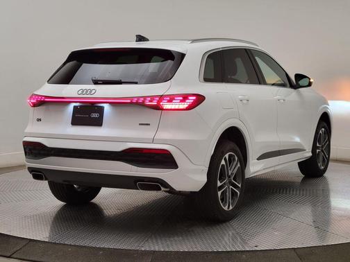 2025 Audi Q5 Premium TFSI quattro S tronic