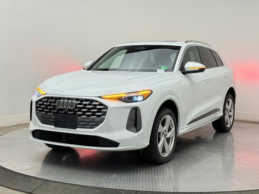 2025 Audi Q5 Premium Plus