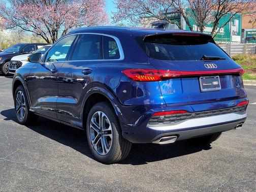 2025 Audi Q5 Premium TFSI quattro S tronic
