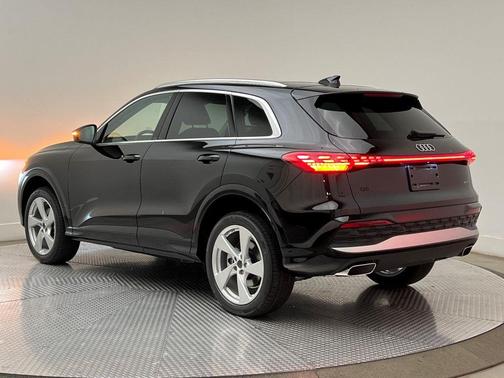 2025 Audi Q5 Premium Plus TFSI quattro S tronic