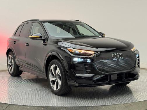 2025 Audi Q6 e-tron Premium Plus quattro