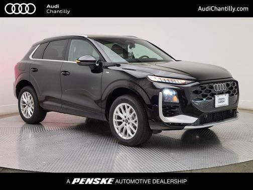 Mythos Black Metallic 2026 Audi Q3 TFSI quattro S tronic