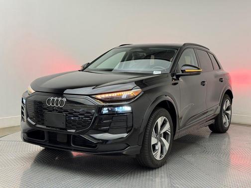 2025 Audi Q6 e-tron Premium Plus quattro