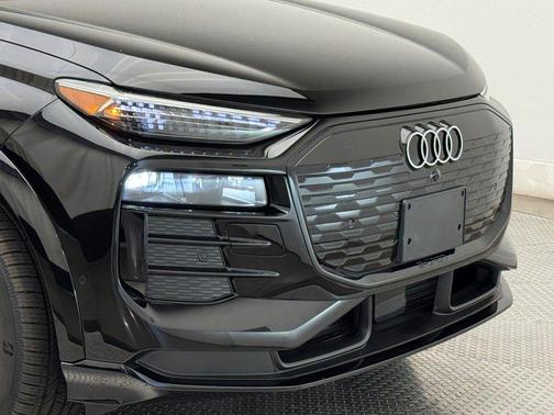 2025 Audi Q6 e-tron Premium Plus quattro