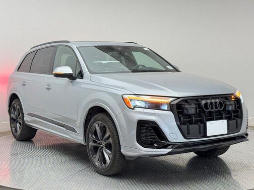2025 Audi Q7 55 Premium Plus