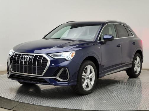 Navarra Blue Metallic 2024 Audi Q3 Premium 45 TFSI S line quattro Tiptronic