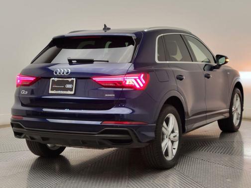 Navarra Blue Metallic 2024 Audi Q3 Premium 45 TFSI S line quattro Tiptronic