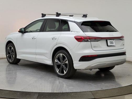 2022 Audi e-tron Premium Plus