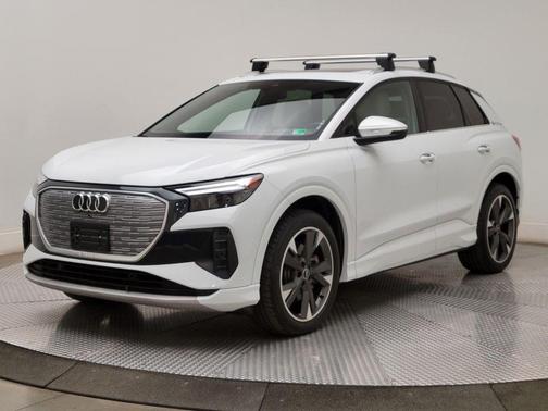 2022 Audi e-tron Premium Plus
