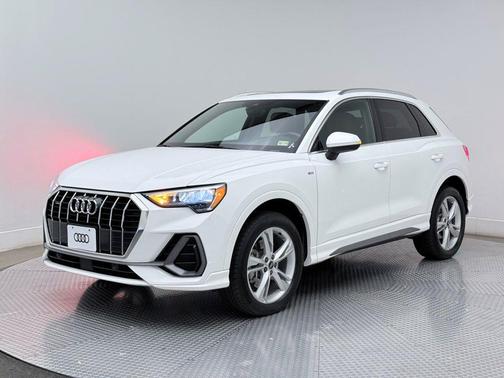 2022 Audi Q3 45 S line Premium