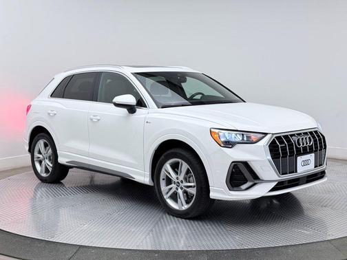 2022 Audi Q3 45 S line Premium