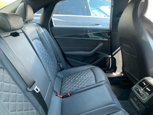 District Green Metallic 2023 Audi S4 Premium Plus TFSI quattro Tiptronic