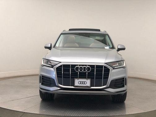 Photo 2 of 46 of 2021 Audi Q7 45 Premium