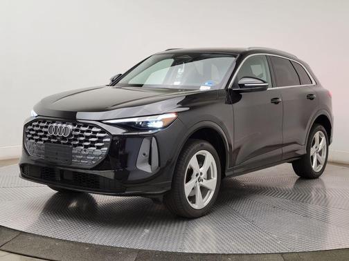 Mythos Black Metallic 2026 Audi Q5 Premium Plus TFSI quattro S tronic