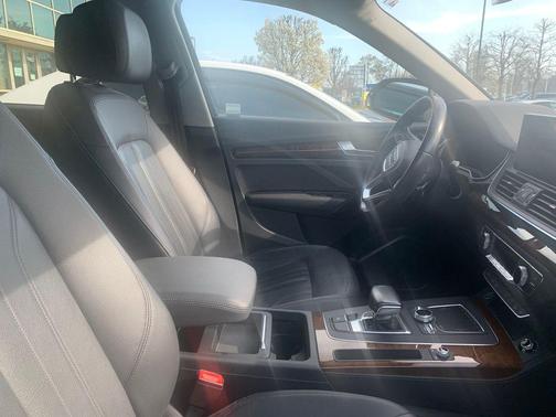 Gray Metallic 2018 Audi Q5 2.0T Premium