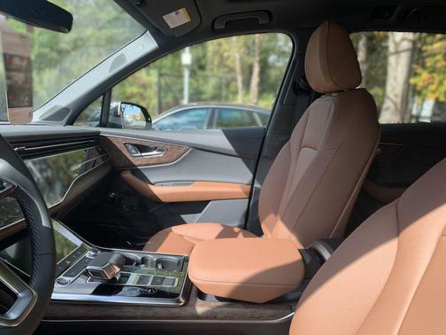 2026 Audi Q7 45 Premium