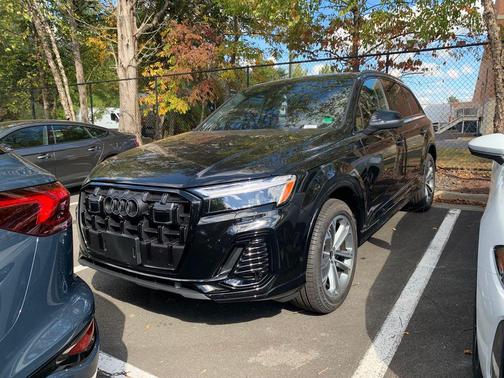 2026 Audi Q7 45 Premium